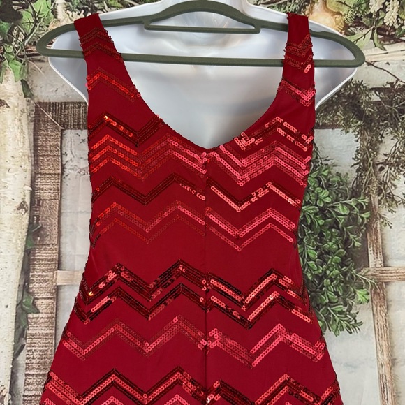 Profile red chevron sequin semi formal HOCO party mini dress scoop neck festive - Picture 9 of 14